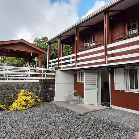 Chalet Des Laves Sainte-Rose Exteriör bild